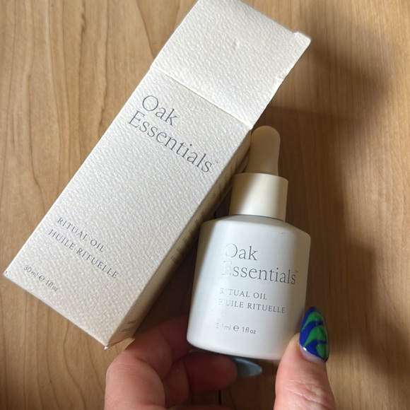 Oak Essentials Ritual Oil - Picture 3 of 3